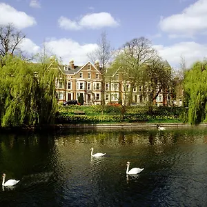3* מלון Arundel House